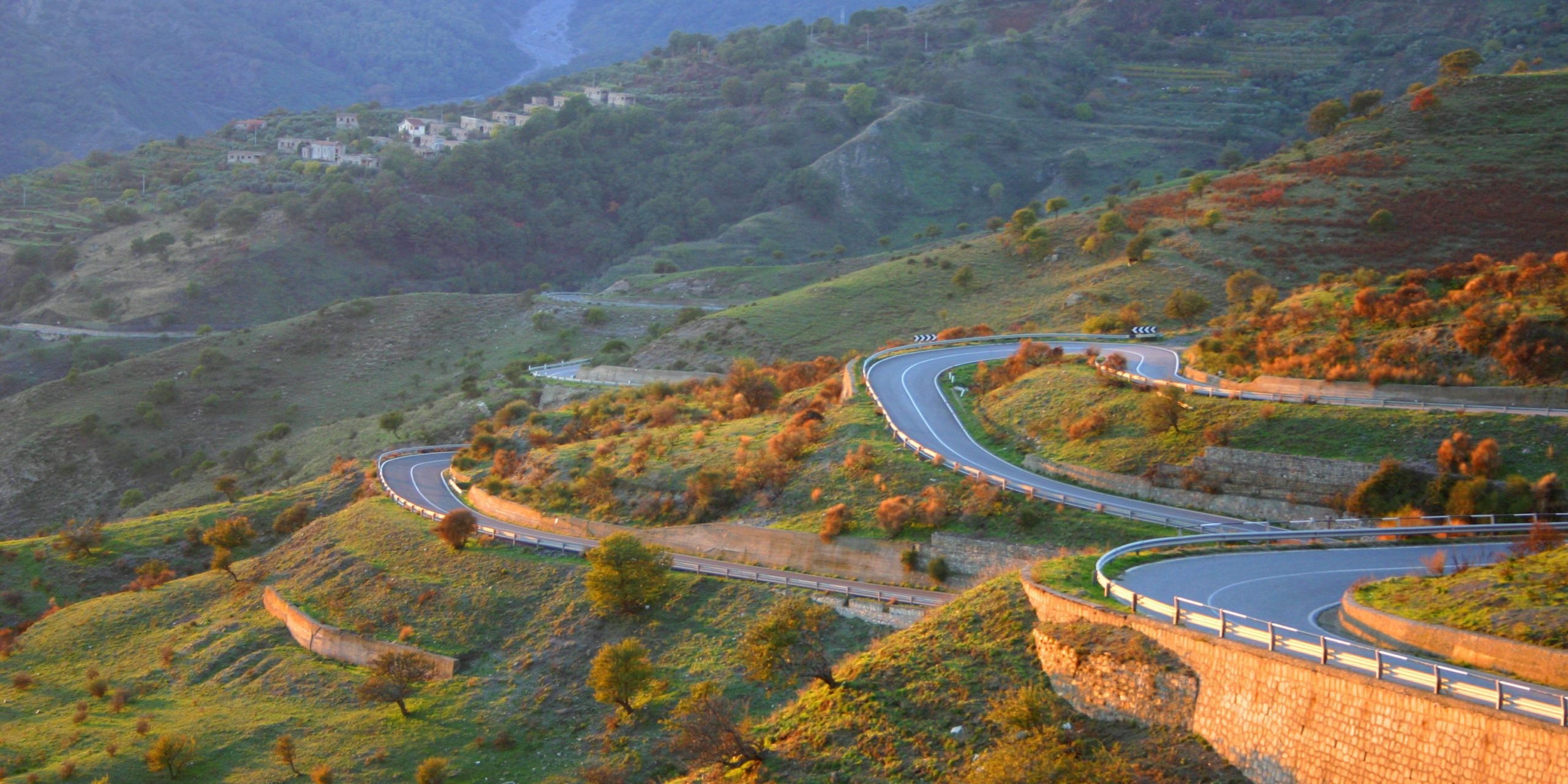 Haarnadelkurven auf dem Circuito delle Madonie