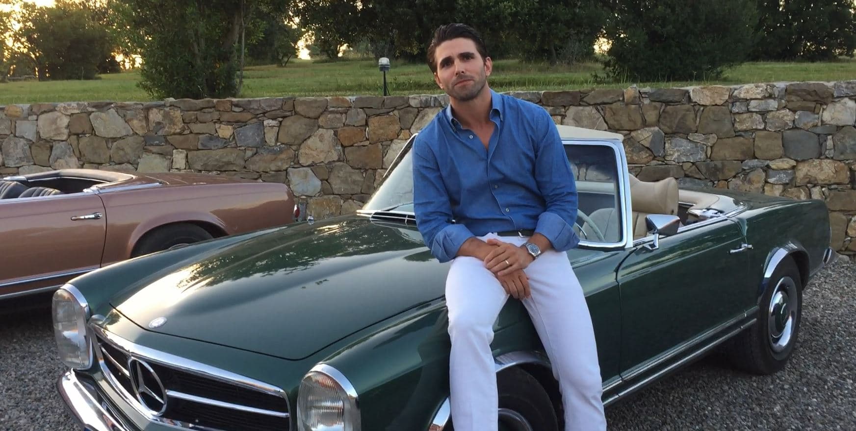 Hollywood Star Drives with Mercedes-Benz Classic Car Travel